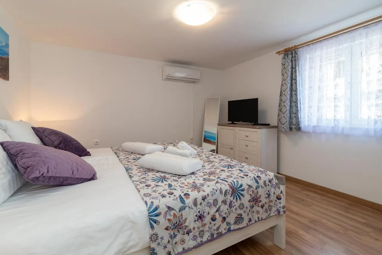 Novi Lejlighed Trogir 0*,  Kroatien